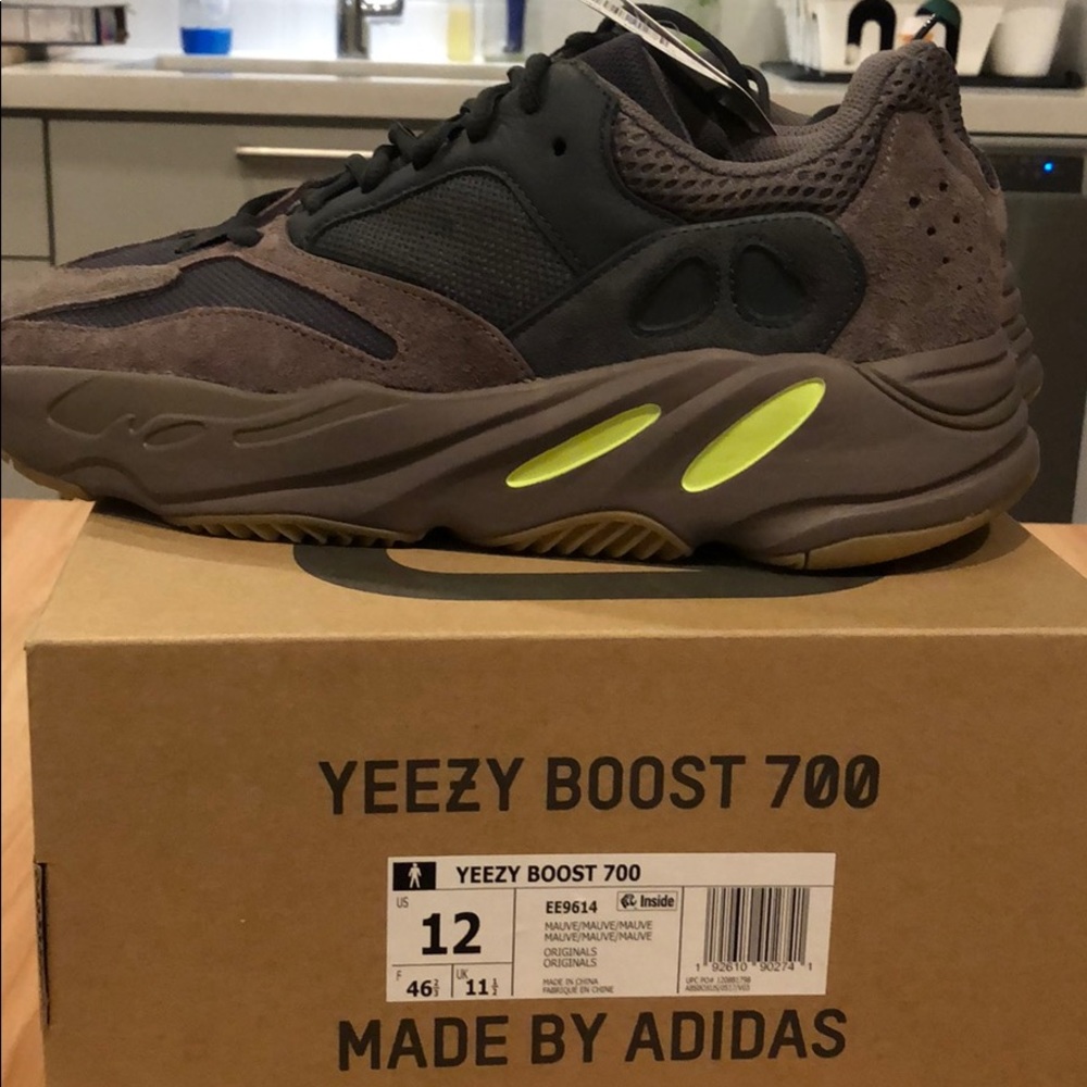 Adidas Yeezy Boost 700 Mauve (size 11)